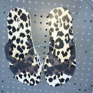 Old navy cheetah print slides size 8 women's